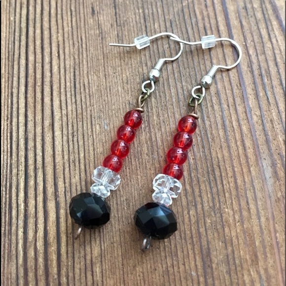 *Ladies Red and Black Dangle Earrings,  Handmade Ladies Earrings - Picture 1 of 5